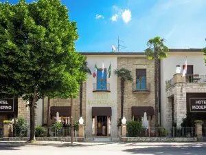 Hotel Moderno Assisi
