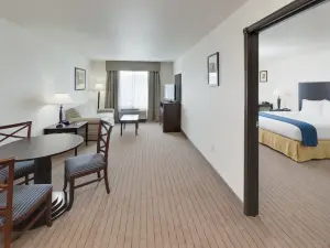 Holiday Inn Express & Suites Omaha I - 80