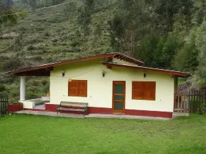 Swiss Chalet with Private Kitchen Near Lima
