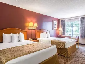 The Parkwood Inn & Suites