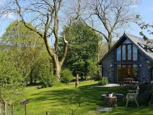 Nant yr Onnen B&B and Ysgubor Holiday Cottage