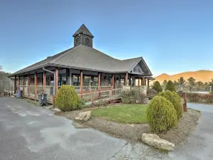 Walk to Ski & Golf: Sugar Mountain Condo!