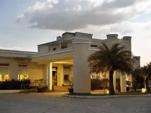 TreeHouse Sunrise Resort & Caravan Park Neemrana