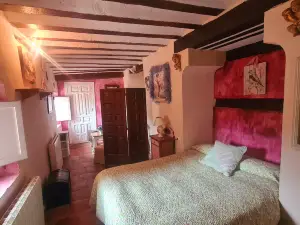 Enchanting City Views in Historic Cuenca Apartment