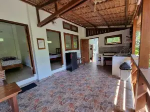 Treetop Guesthouse and Bungalows