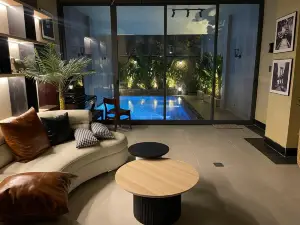 The Luxe Villa |Private pool| in the center
