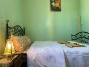 Cozy Central Ocean Escape
