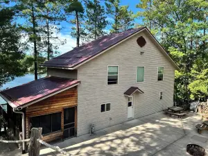 Rost Lake House Retreat-Enjoy the NFL draft & all the fun the area has to offer