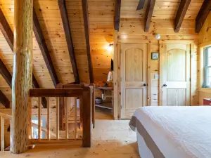 Pet-Friendly & Great Location - Tiny Cabin - Pine Point - Red River Gorge, Kentucky!