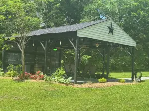 Charming 3-bedroom house with WiFi and AC in lovely Loretto