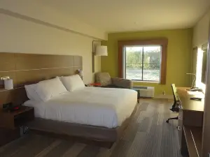 Holiday Inn Express & Suites Brentwood