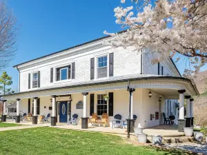 Luxe Virginia Historical Estate w/ Charcoal Grill!