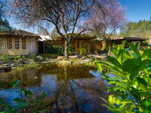 Galiano Oceanfront Inn & Spa