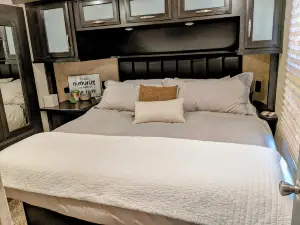 RV on 25 acre Farm on the Spring River