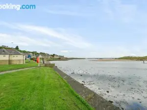 Modern Seaside Apartment ,Lossiemouth, Moray