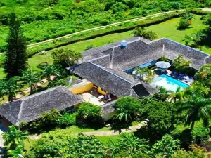 Kelso Villa, 4Br by Jamaican Treasures