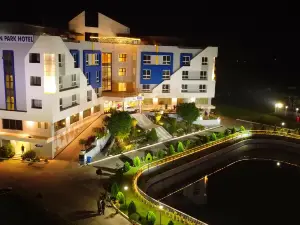 Golden Park Hotel & Resort