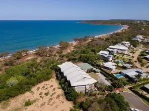 Loka Santi 14 - Beachfront penthouse with sea view