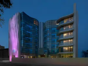 I-Suite Hotel