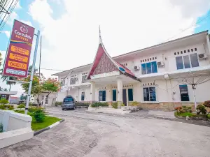 Caredek Hotel