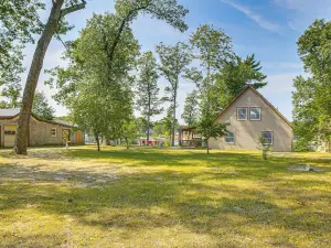 Peaceful Long Lake Cottage w/ Deck, Dock & Kayaks!