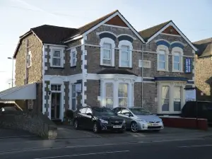 Holly Lodge