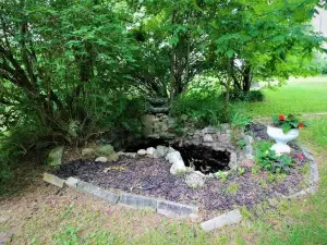 Charming Farmhouse in the Orchards near Lake Mich!