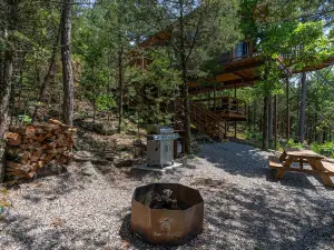 Modern High End Cabin #3 on Horsehead lake with private viewing tower