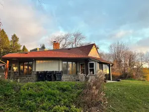 NEW! Finger Lakes Mtn Retreat~Game Room~4BR/4BA~Family & Pet Friendly