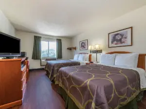 Super 8 by Wyndham Denton