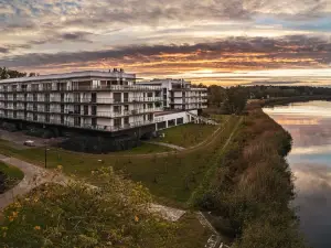 Prywatne Apartamenty Sun & Snow w Porta Mare Marina z Basenem