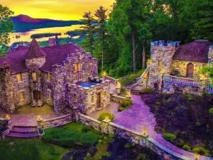 Highlands Castle Overlooking Lake George Plus 2 Other Castles & Suites