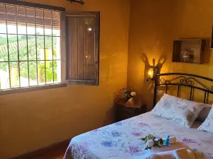Warm Holiday Home with Private Pool in Andalucia Center