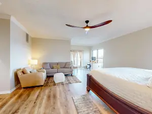 1. Bayfront Paradise Retreat - Unit 1