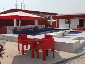 阿西尼邀請六卧室帶游泳池