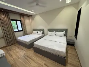 Hotel Ganga Palace