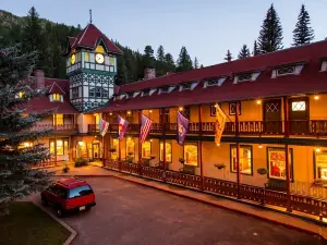 The Historic Redstone Inn