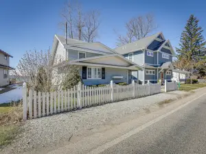 Lakefront Michigan Cottage - Deck, Grill and Kayaks!