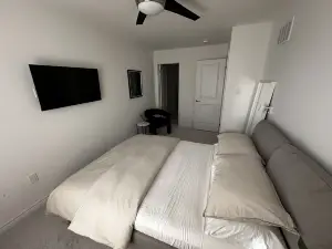 Welcome to Cityscape Serenity Stay, a chic retreat in an upscale city