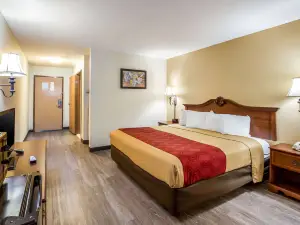 Econo Lodge Inn & Suites Fairview Heights St Louis