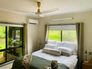 Darwin Gay Escape (Men Only)