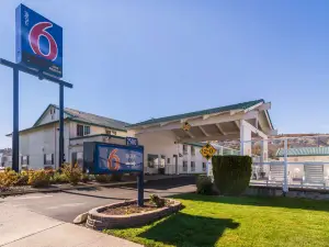 모텔 6 더 댈러스, 오리건