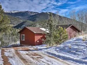 Secluded Divide Cabin w/ Hot Tub + Gas Grill!