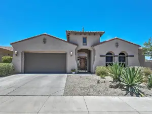 Estrella Home Near Hiking, Golfing and Goodyear Park