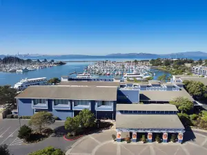 DoubleTree by Hilton Hotel Berkeley Marina
