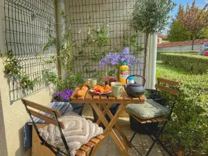 La Voulzie Appartement - Proche Centre Avec Parking privé