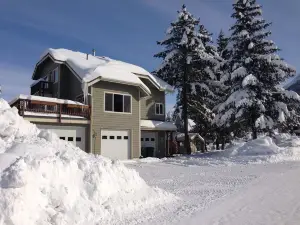 Large group(walking distance to Alyeska Resort)