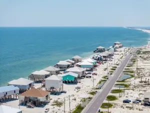 Luxury Beachfront Oasis with hot tub on Dauphin Island, 4bd/2bth - Waterbirds