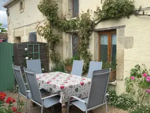 Charming house on Loire Deux Sevre Border