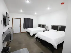 Bears Den Motel